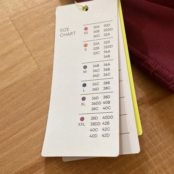 All in Motion High Support
Sculpt Zip-Front Mesh Cross-back Sports Bra - Picture 3 of 8